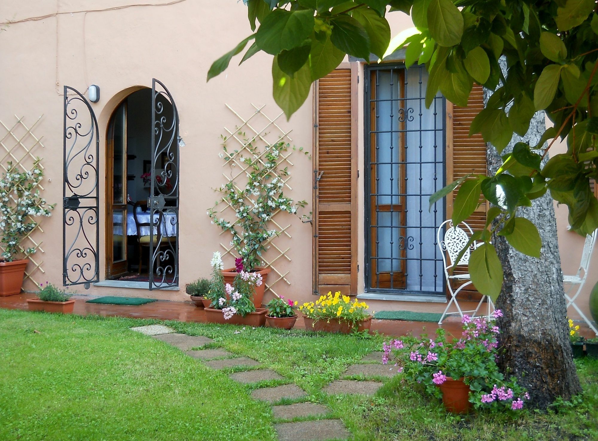 לינה וארוחת בוקר פרוג'ה Al Giardino Di Alice מראה חיצוני תמונה
