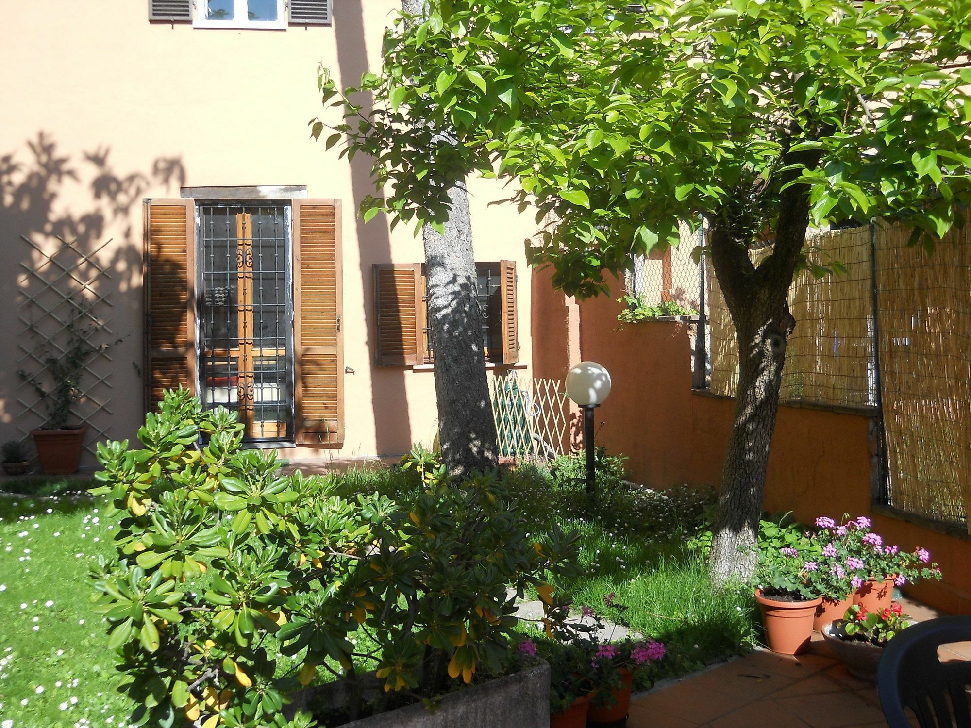 לינה וארוחת בוקר פרוג'ה Al Giardino Di Alice מראה חיצוני תמונה